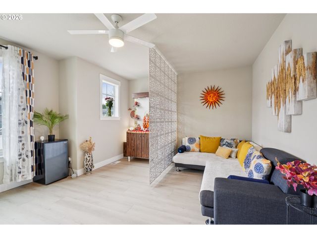 15154 Sw FLATCREEK Ln, Portland, OR 97224