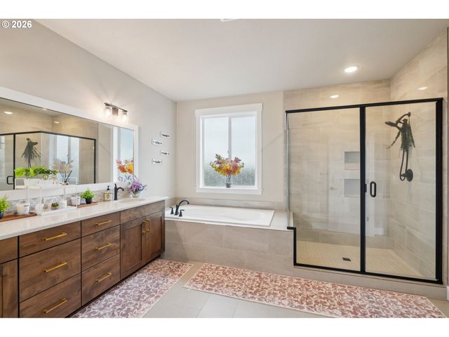 15154 Sw FLATCREEK Ln, Portland, OR 97224