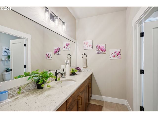 15154 Sw FLATCREEK Ln, Portland, OR 97224