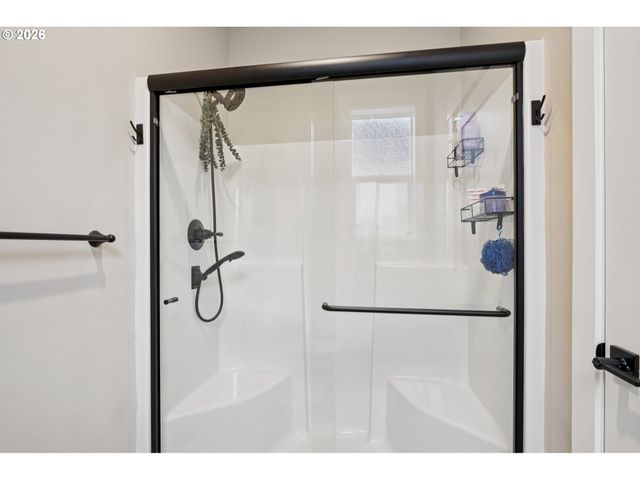 15154 Sw FLATCREEK Ln, Portland, OR 97224