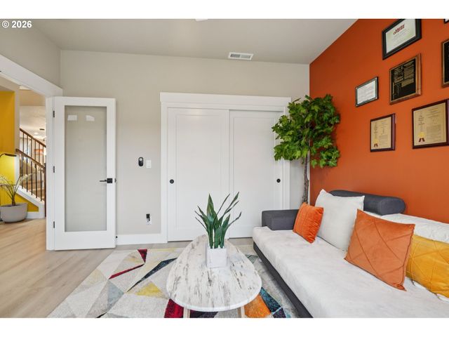 15154 Sw FLATCREEK Ln, Portland, OR 97224