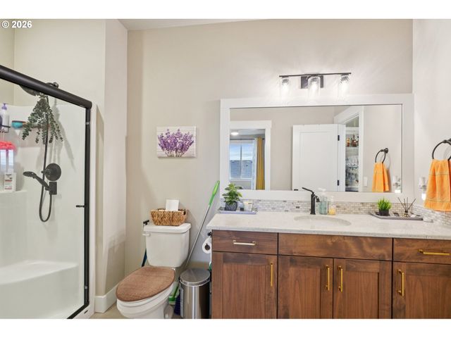 15154 Sw FLATCREEK Ln, Portland, OR 97224