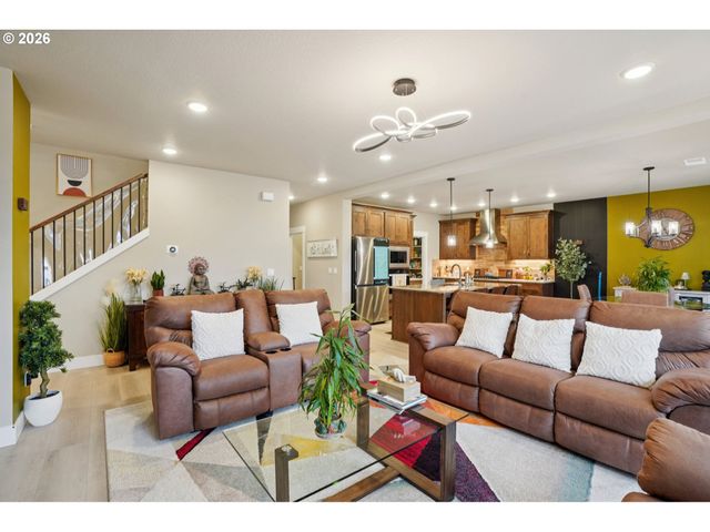 15154 Sw FLATCREEK Ln, Portland, OR 97224