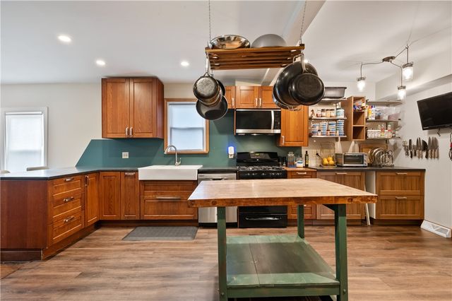 448 Seldon, Verona, PA 15147