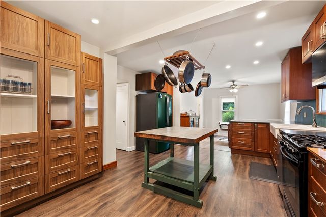 448 Seldon, Verona, PA 15147
