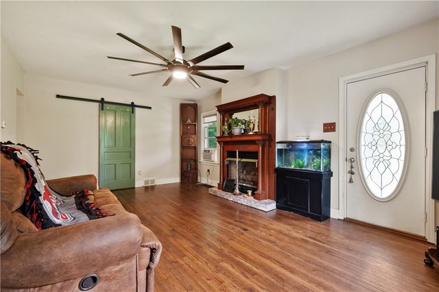 448 Seldon, Verona, PA 15147