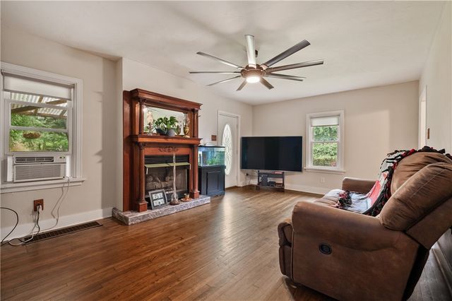 448 Seldon, Verona, PA 15147