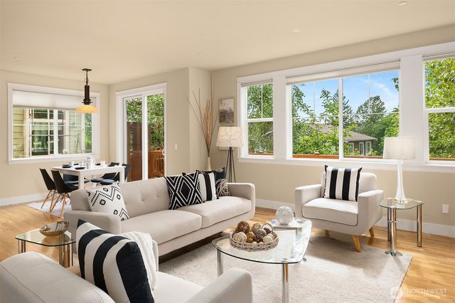 10337 155th Avenue NE, Redmond, WA 98052