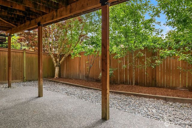 10337 155th Avenue NE, Redmond, WA 98052