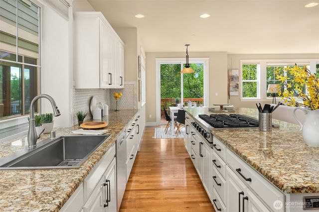 10337 155th Avenue NE, Redmond, WA 98052