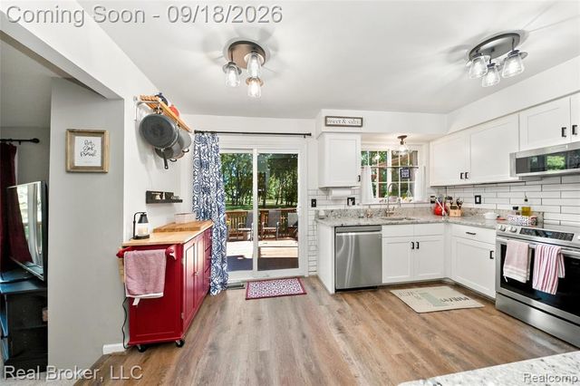 29148 Leesburg Court, Farmington Hills, MI 48331