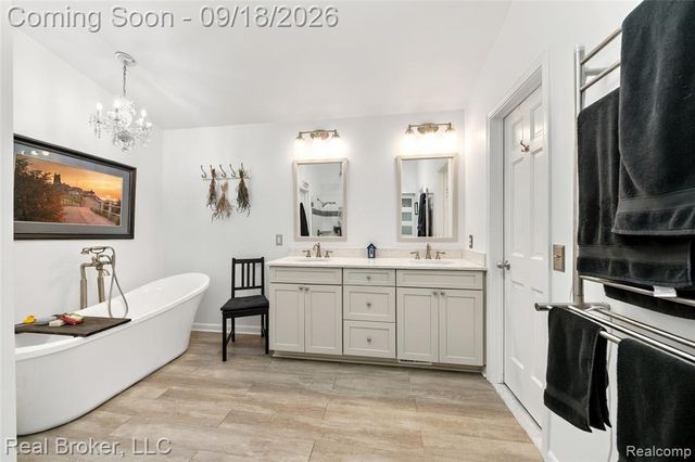 29148 Leesburg Court, Farmington Hills, MI 48331