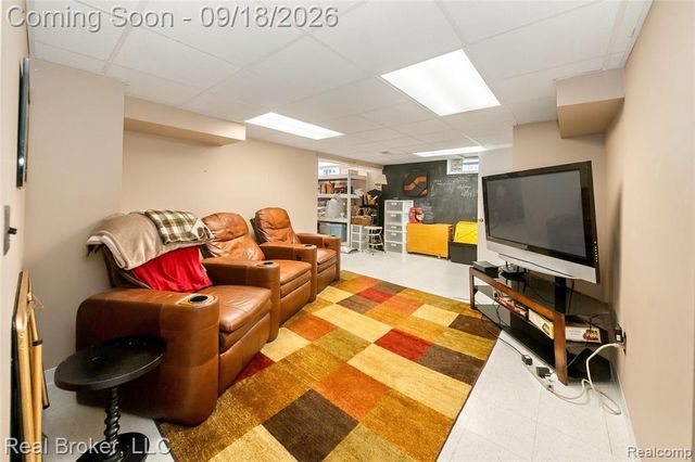 29148 Leesburg Court, Farmington Hills, MI 48331