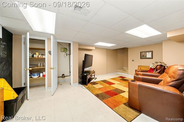 29148 Leesburg Court, Farmington Hills, MI 48331