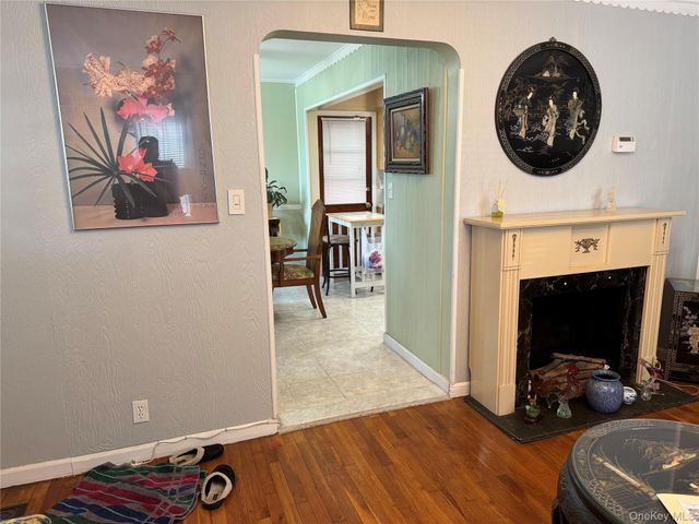 115 Freeman Avenue, Elmont, NY 11003