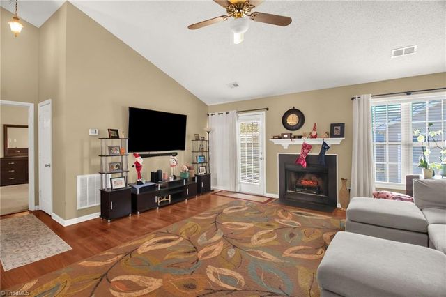 1505 Fiddlers Knoll Drive, Kernersville, NC 27284