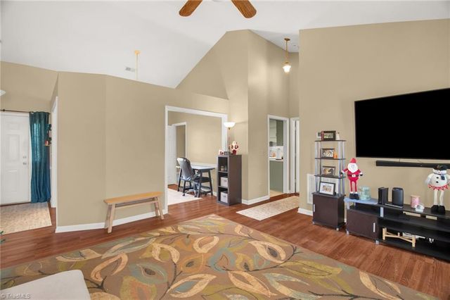 1505 Fiddlers Knoll Drive, Kernersville, NC 27284