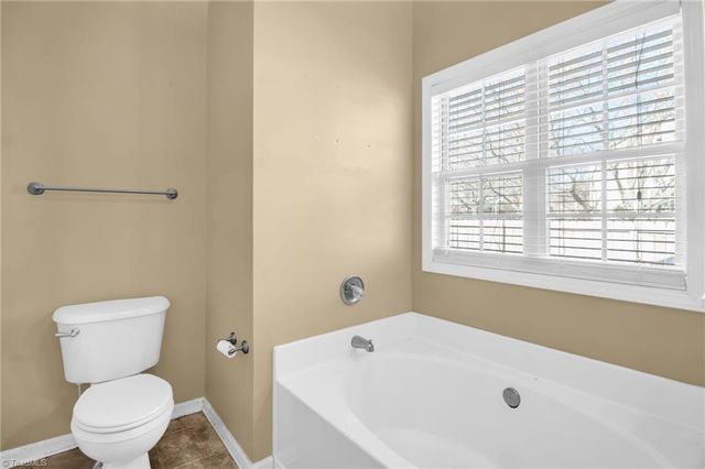 1505 Fiddlers Knoll Drive, Kernersville, NC 27284