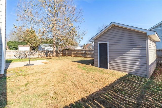 1505 Fiddlers Knoll Drive, Kernersville, NC 27284