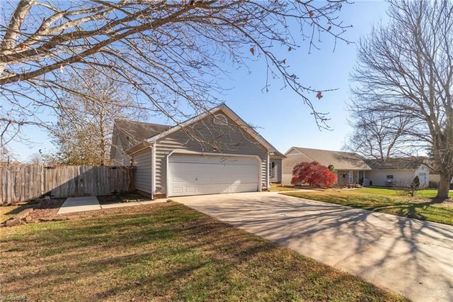 1505 Fiddlers Knoll Drive, Kernersville, NC 27284