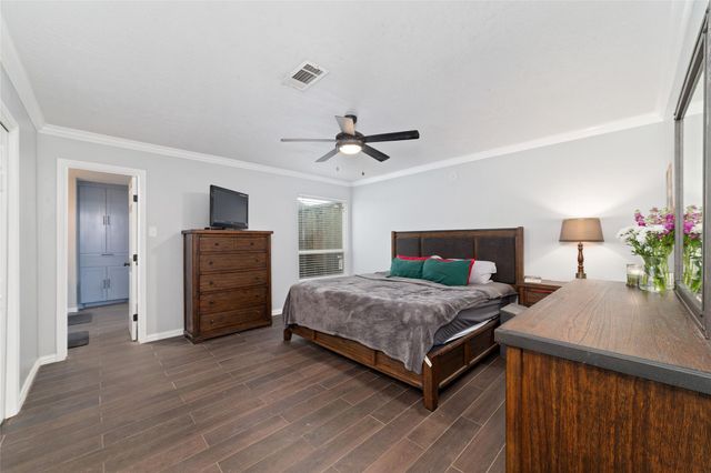 16374 Larkfield Drive, Houston, TX 77059