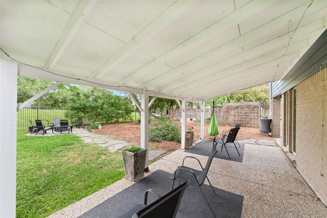 16374 Larkfield Drive, Houston, TX 77059