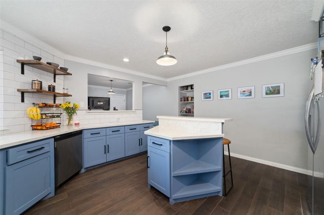 16374 Larkfield Drive, Houston, TX 77059