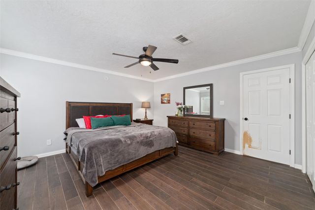 16374 Larkfield Drive, Houston, TX 77059