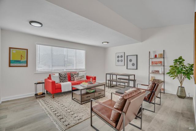 1268 Sereno Dr, Vallejo, CA 94589