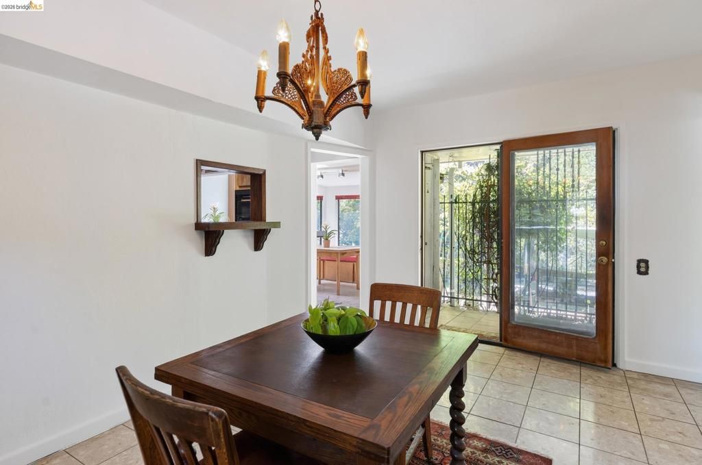 Image 10 of property listing at 8975 Golf Links Rd, Oakland, CA 94605