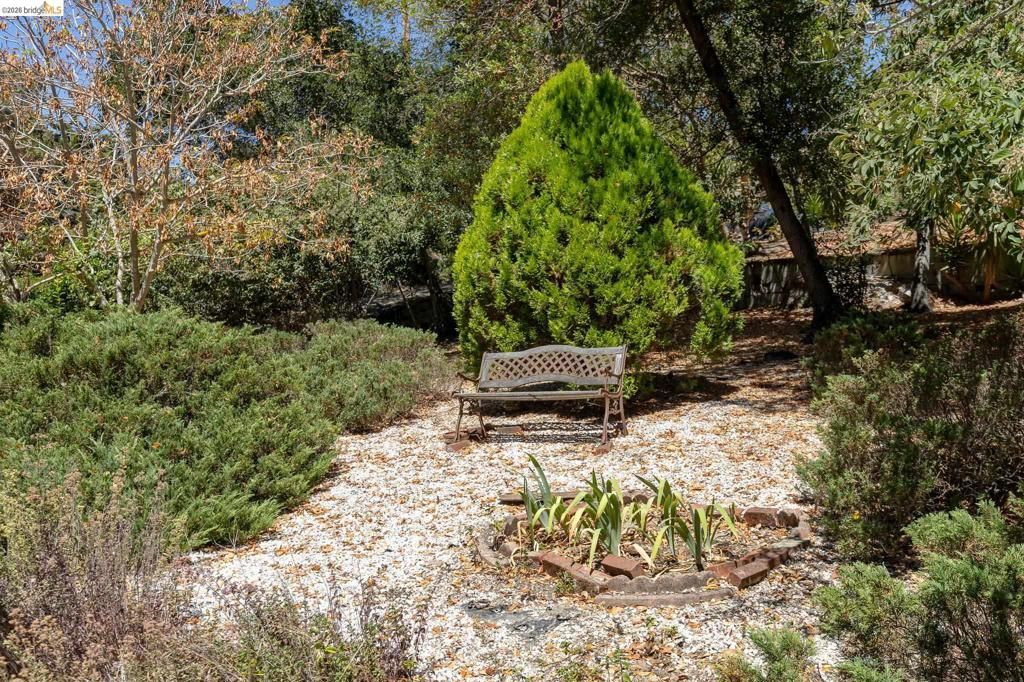 Image 36 of property listing at 8975 Golf Links Rd, Oakland, CA 94605