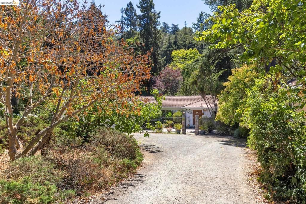 Image 42 of property listing at 8975 Golf Links Rd, Oakland, CA 94605