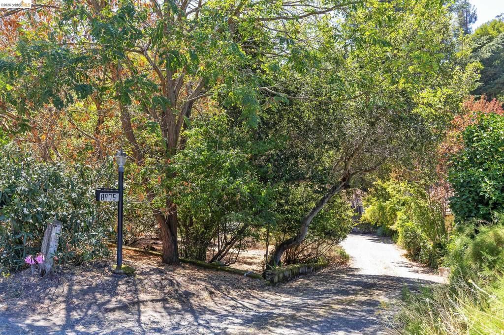 Image 43 of property listing at 8975 Golf Links Rd, Oakland, CA 94605