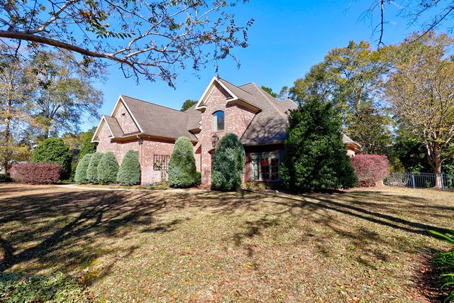 610 Prestwick Drive, Dothan, AL 36305