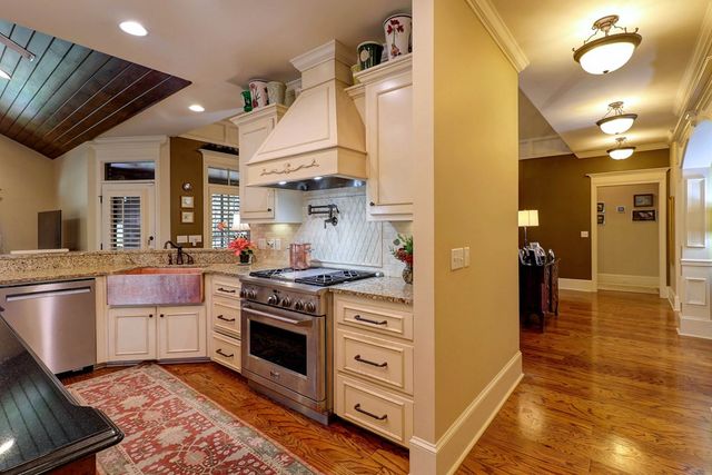 610 Prestwick Drive, Dothan, AL 36305