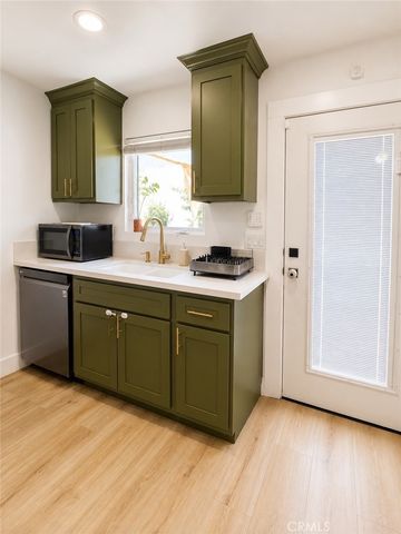 1274 S Muirfield, Los Angeles, CA 90019