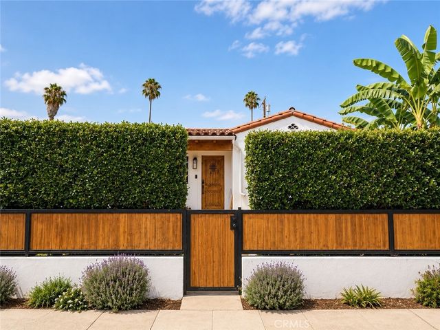 1274 S Muirfield, Los Angeles, CA 90019