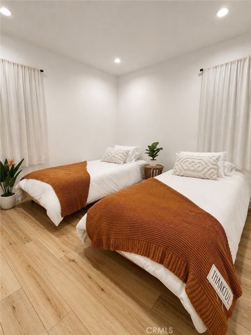 1274 S Muirfield, Los Angeles, CA 90019