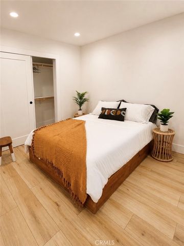 1274 S Muirfield, Los Angeles, CA 90019