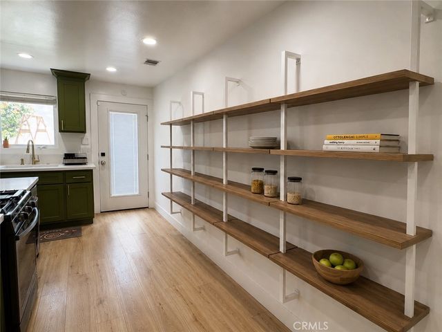 1274 S Muirfield, Los Angeles, CA 90019