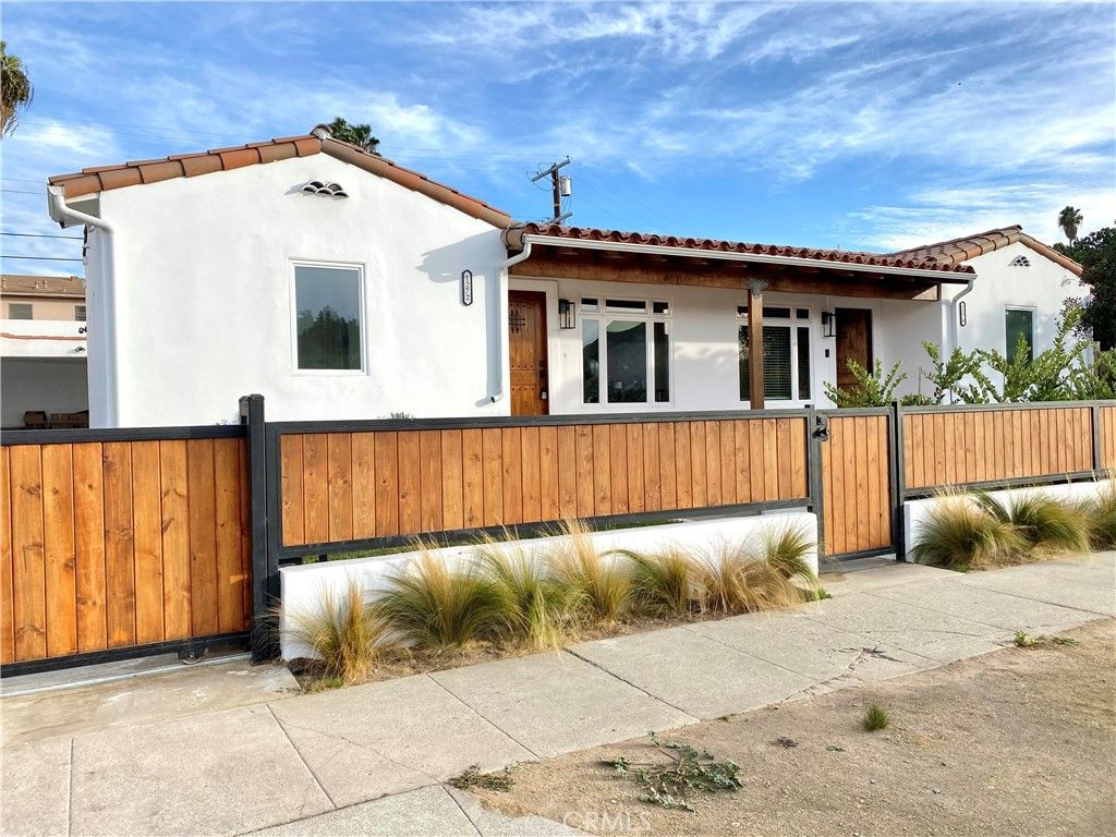 1274 S Muirfield, Los Angeles, CA 90019