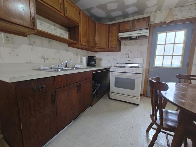 4395 E 200 S, Knox, IN 46534