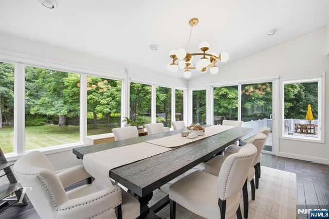 29 Sunrise Lane, Upper Saddle River, NJ 07458