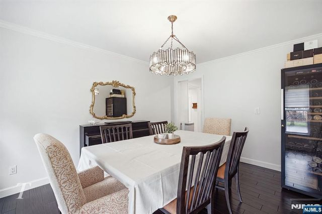 29 Sunrise Lane, Upper Saddle River, NJ 07458