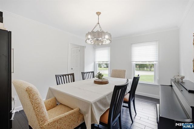 29 Sunrise Lane, Upper Saddle River, NJ 07458