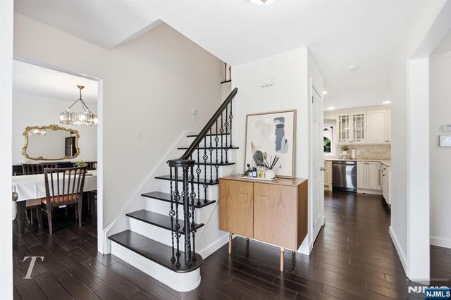 29 Sunrise Lane, Upper Saddle River, NJ 07458