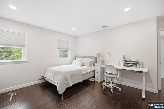 29 Sunrise Lane, Upper Saddle River, NJ 07458