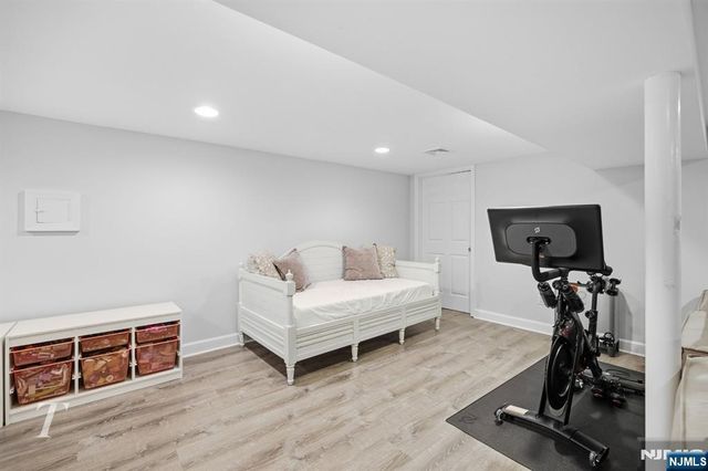 29 Sunrise Lane, Upper Saddle River, NJ 07458