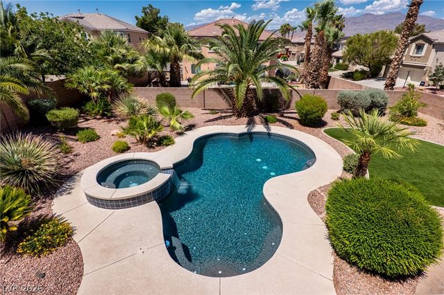 8106 Bear Clan Court, Las Vegas, NV 89131