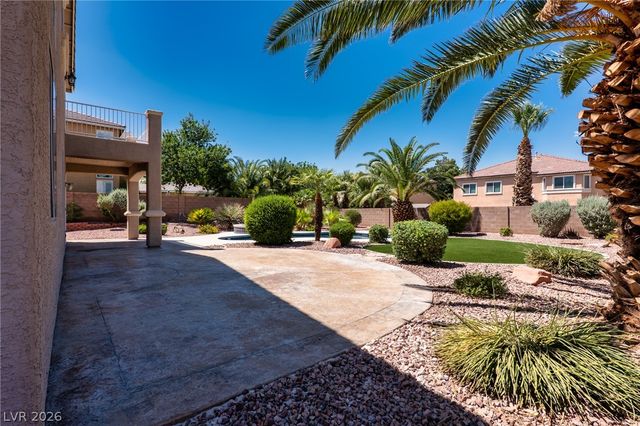 8106 Bear Clan Court, Las Vegas, NV 89131
